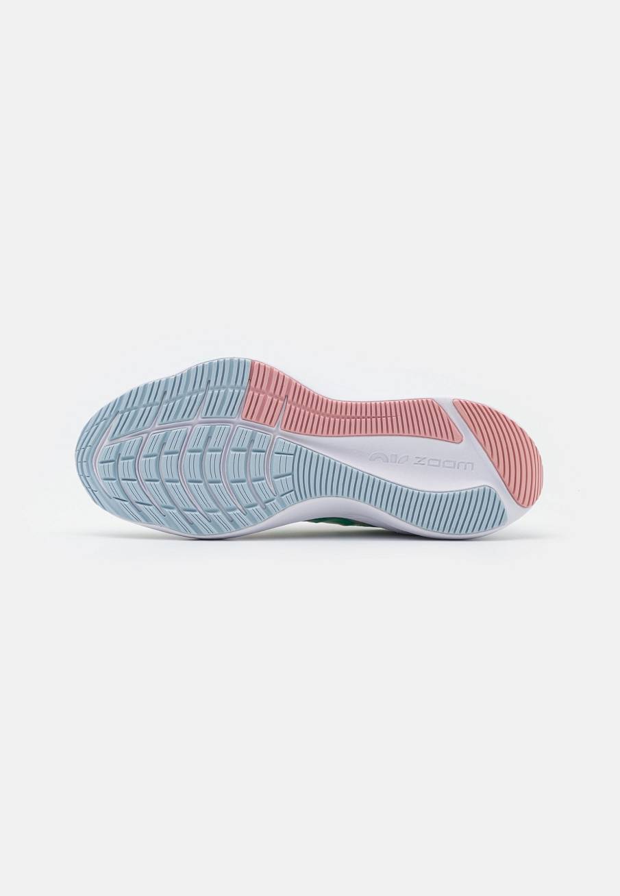Фото № 5 с приближением к товару «‎Nike Zoom Winflo 8»