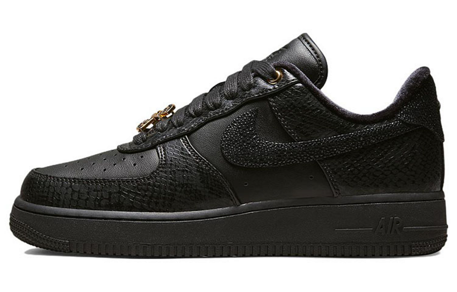 Фото № 1 с приближением к товару «‎ Nike Air Force 1 Low Skate shoes»