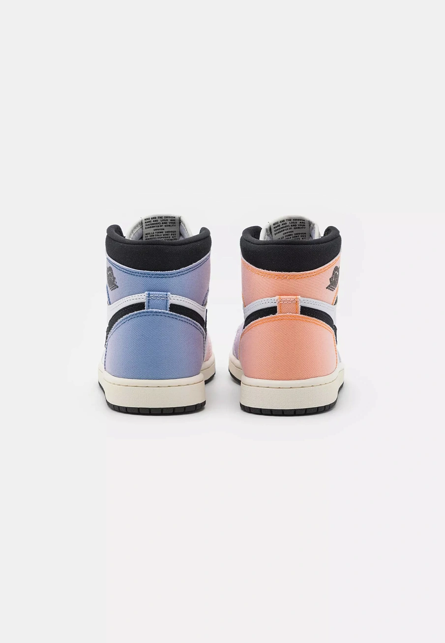 Фото № 4 с приближением к товару «‎AIR JORDAN 1 RETRO UNISEX»