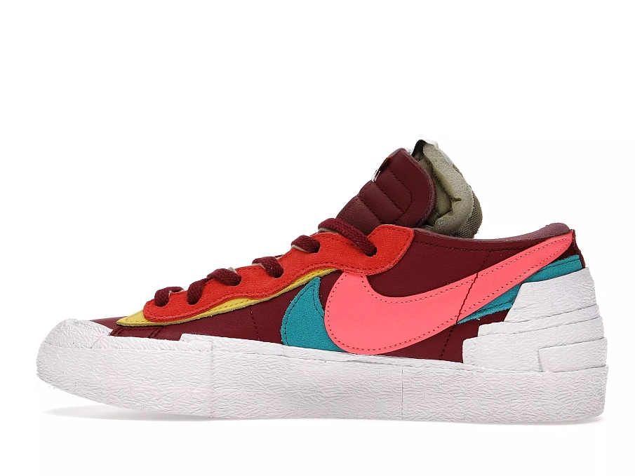 Фото № 6 с приближением к товару «‎Nike Blazer Low sacai KAWS Red»