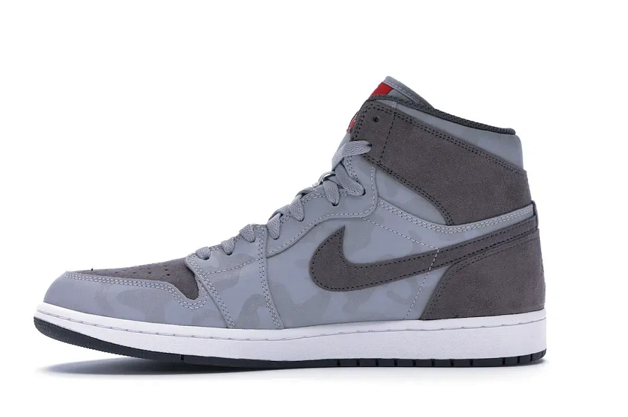 Фото № 3 с приближением к товару «‎Jordan 1 Retro High Camo 3M Wolf Grey»