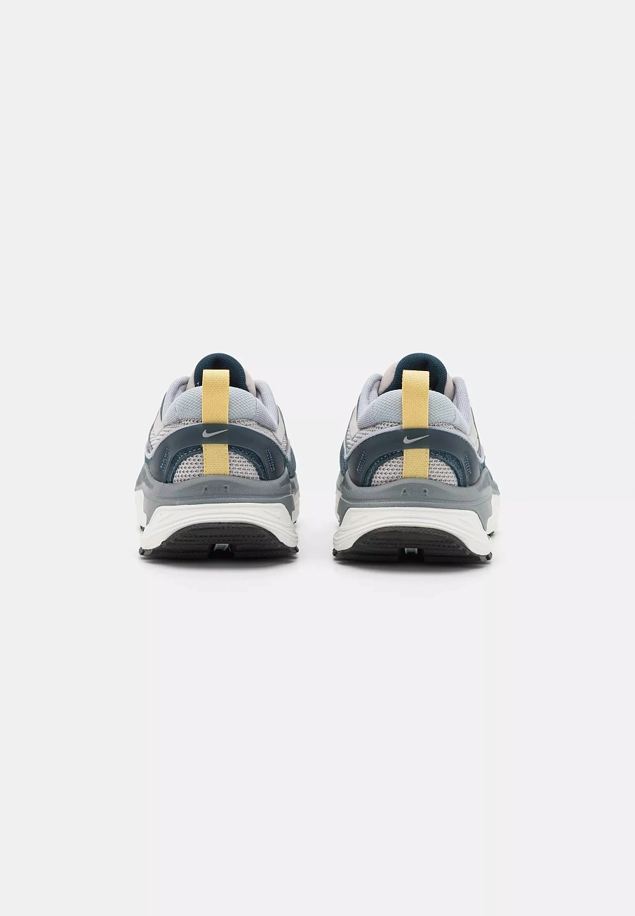 Фото № 3 с приближением к товару «‎AIR MAX BLISS»