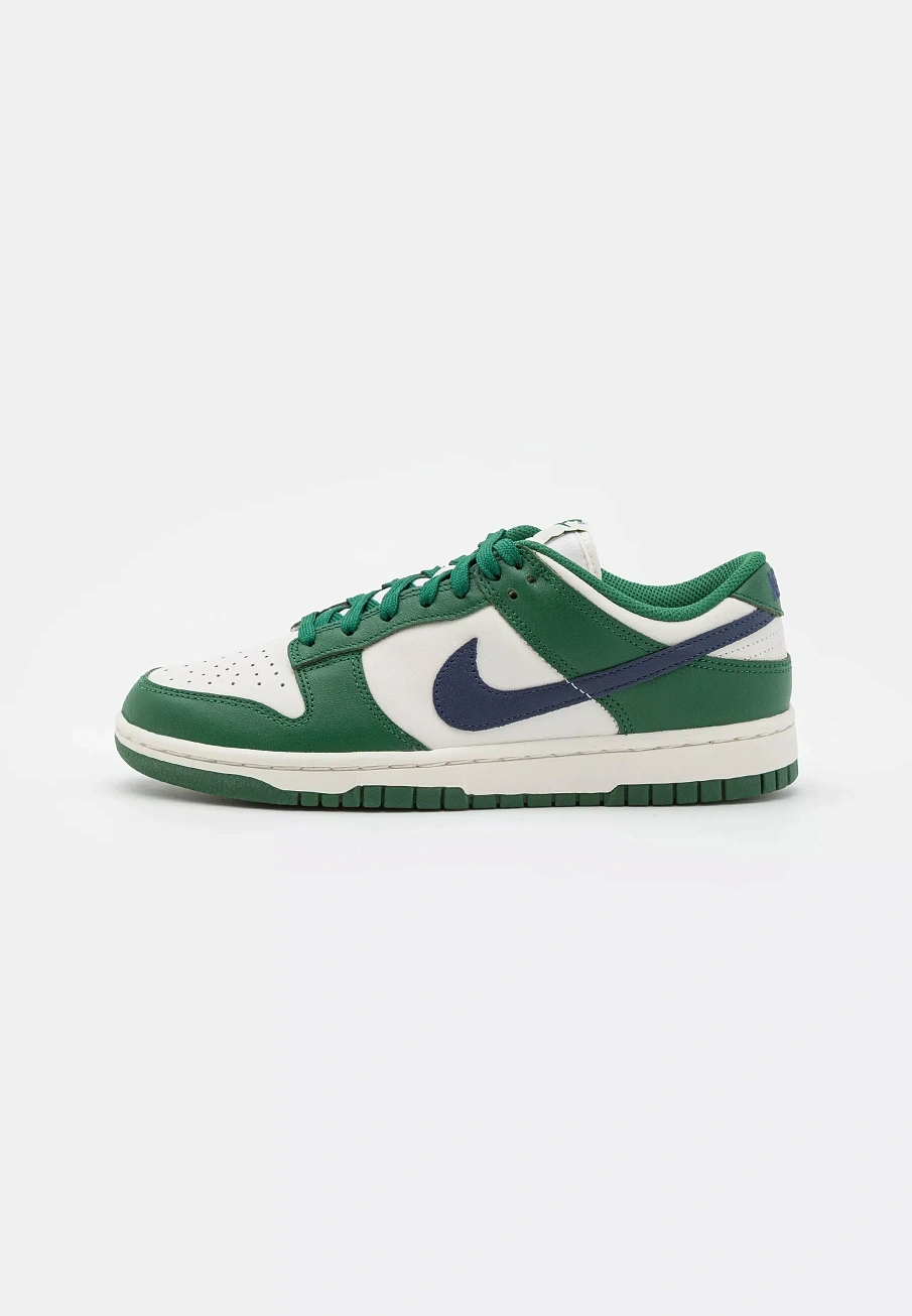 Фото № 2 с приближением к товару «‎DUNK LOW »