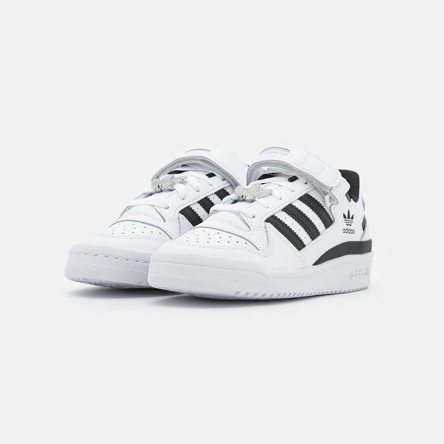 Фото № 2 с приближением к товару «‎Adidas Forum »