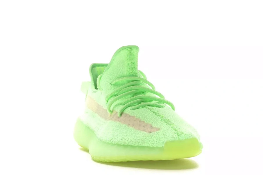 Фото № 4 с приближением к товару «‎adidas Yeezy Boost 350 V2 Glow»