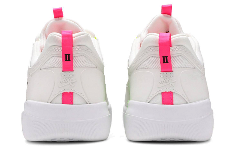 Фото № 3 с приближением к товару «‎Nike SB Nyjah Free 2 Sneakers White»