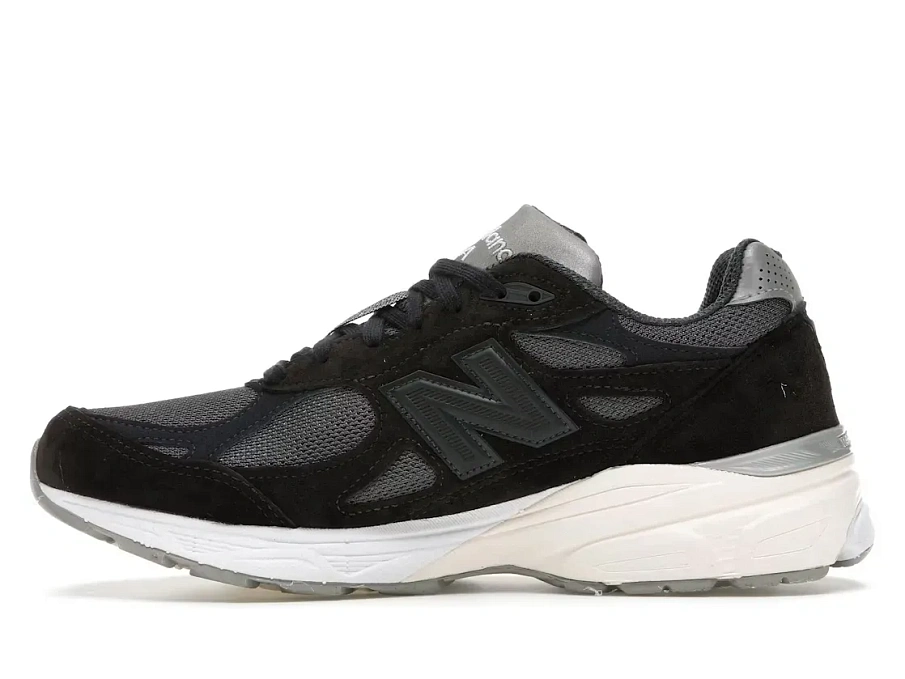 Фото № 3 с приближением к товару «‎New Balance 990v3»
