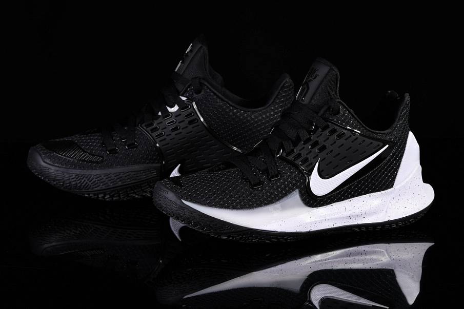 Фото № 3 с приближением к товару «‎Nike Kyrie 2 Oreo »