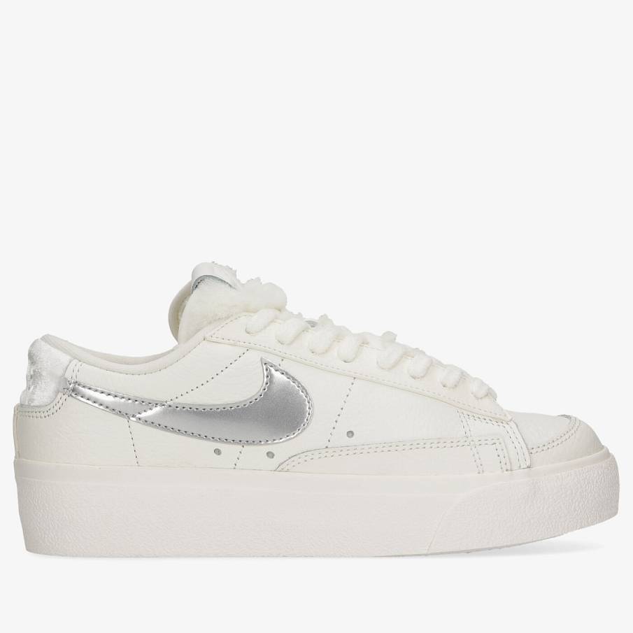 Фото № 1 с приближением к товару «‎Nike Wmns Blazer Low Platform Sneakers WhiteSilver»