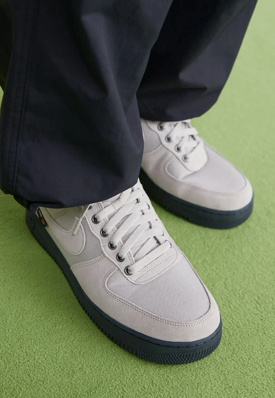 Фото № 2 с приближением к товару «‎AIR FORCE 1 '07 »