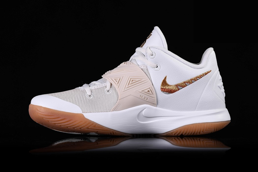Фото № 2 с приближением к товару «‎Nike Kyrie Flytrap Iii »