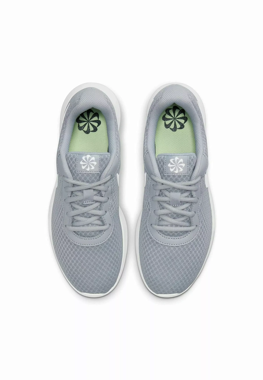 Фото № 3 с приближением к товару «‎TANJUN»