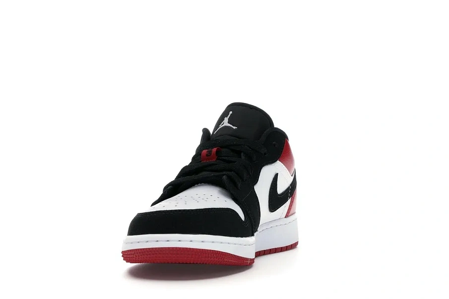 Фото № 4 с приближением к товару «‎Jordan 1 Low Black Toe (2019) »