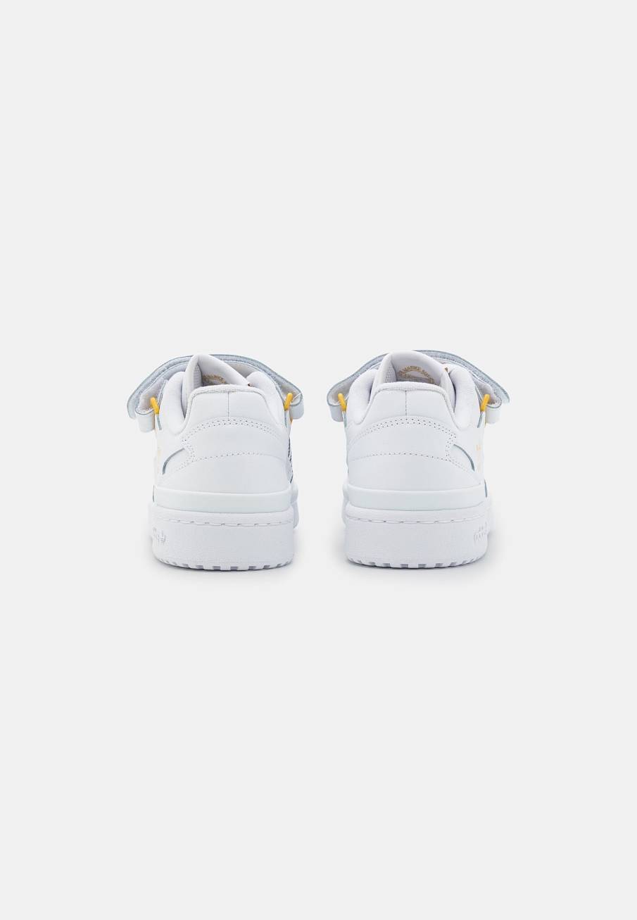 Фото № 4 с приближением к товару «‎Adidas Forum »