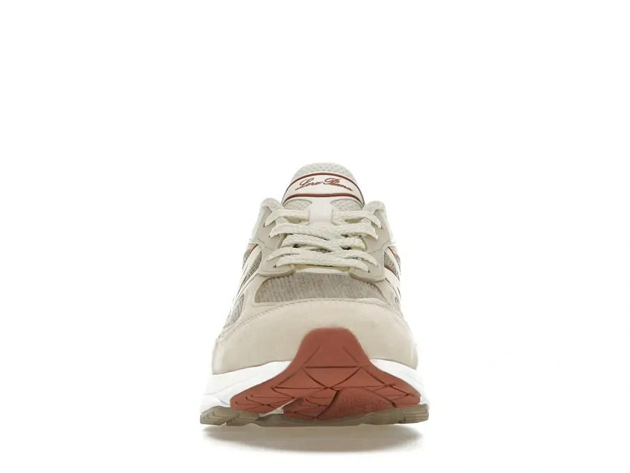 Фото № 2 с приближением к товару «‎New Balance 990v6»