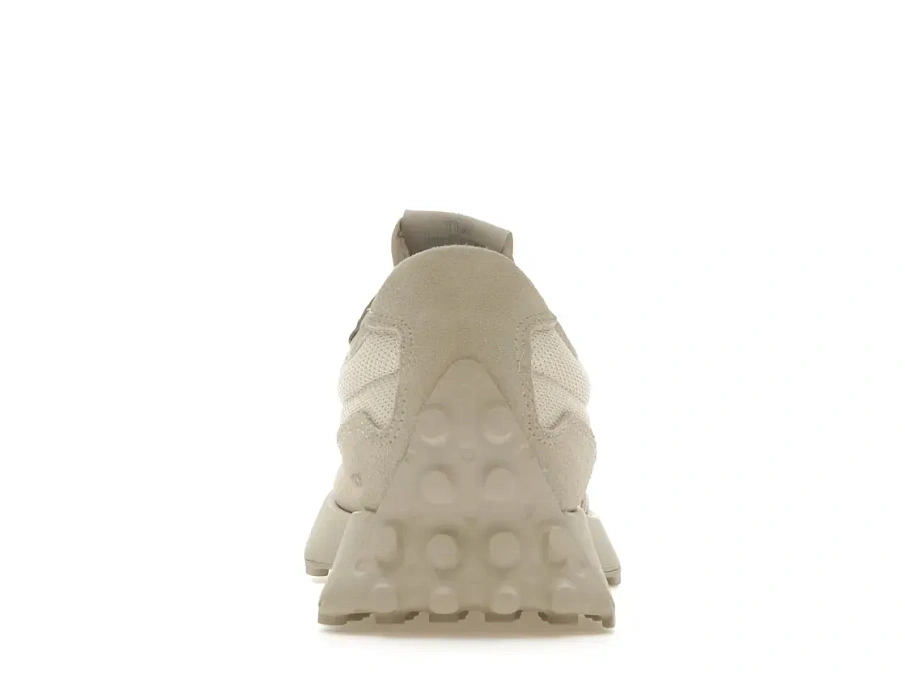 Фото № 4 с приближением к товару «‎New Balance 327»