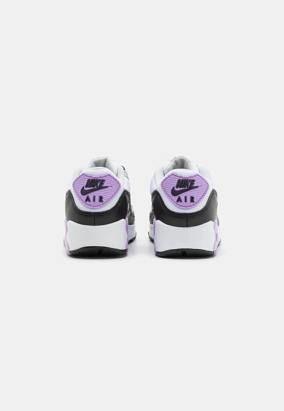 Фото № 3 с приближением к товару «‎AIR MAX 90»