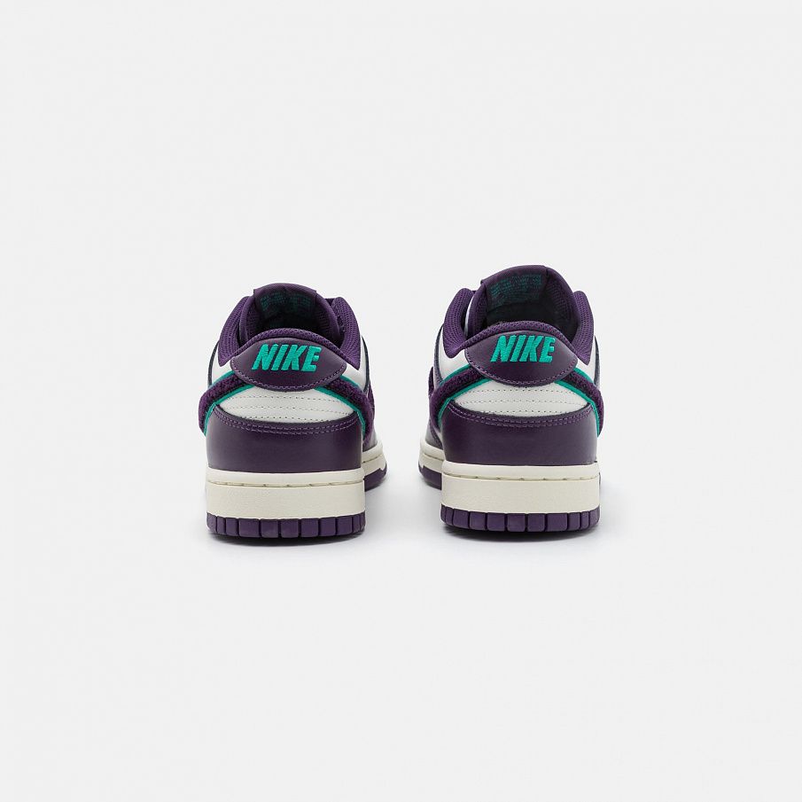 Фото № 3 с приближением к товару «‎Nike Dunk Retro University »