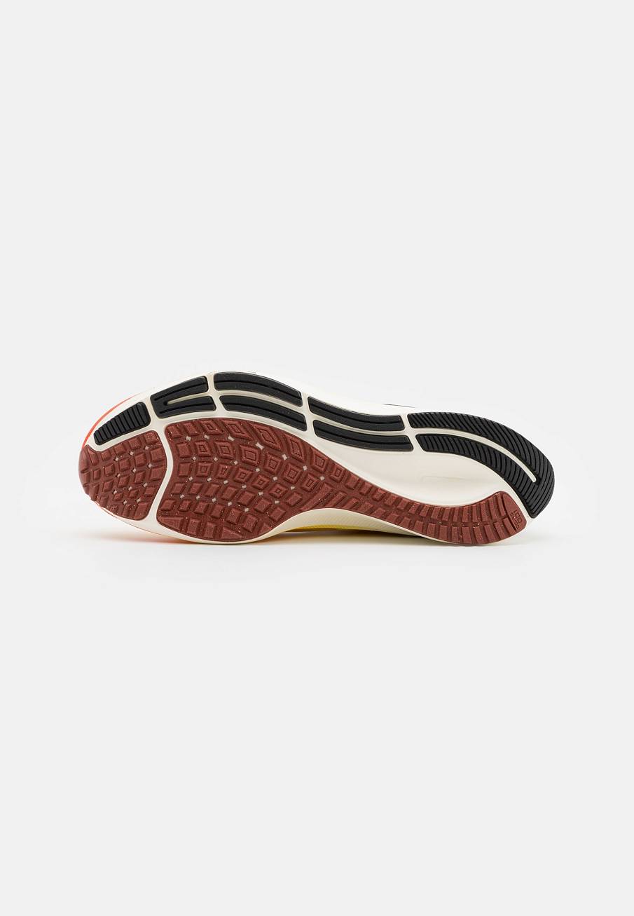 Фото № 4 с приближением к товару «‎Nike Air Zoom Pegasus 38 Hkne»