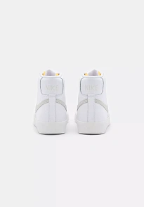 Фото № 2 с приближением к товару «‎WMNS BLAZER MID '77 AC»