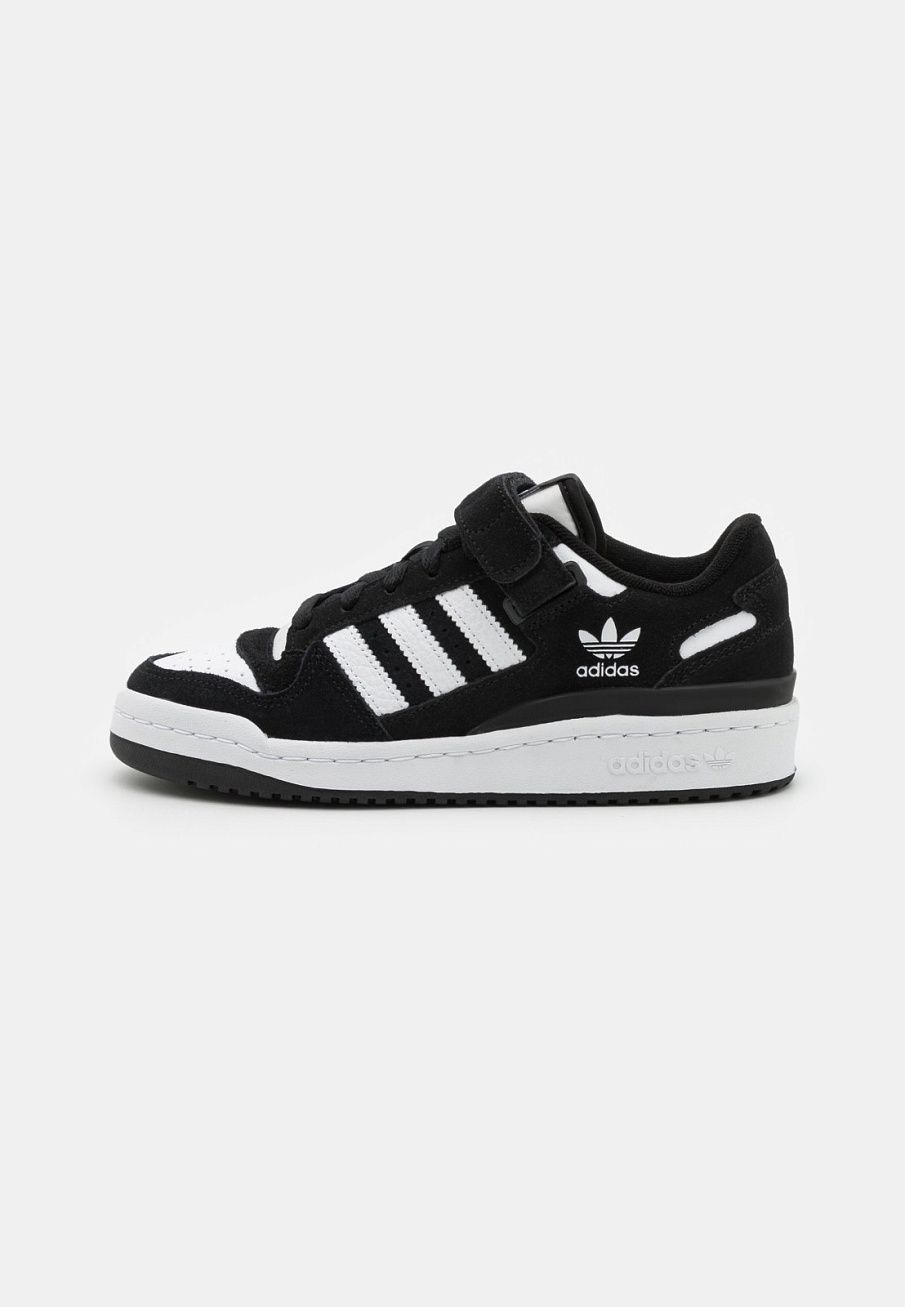 Фото № 1 с приближением к товару «‎Adidas Forum »
