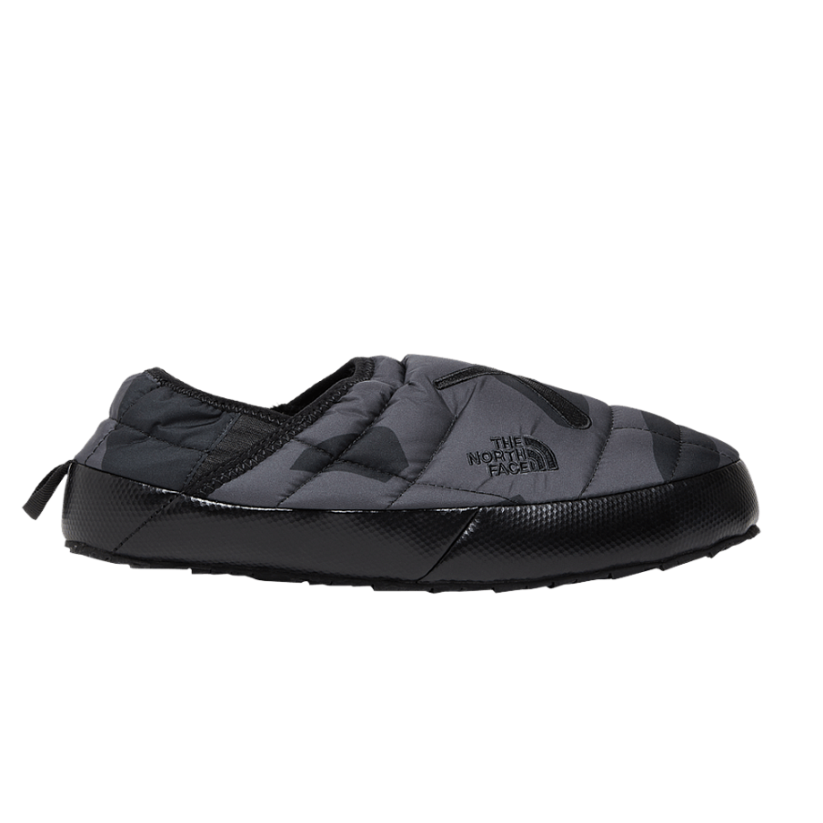 Фото № 1 с приближением к товару «‎KAWS x The North Face ThermoBall Traction Mule VP Black Camo»