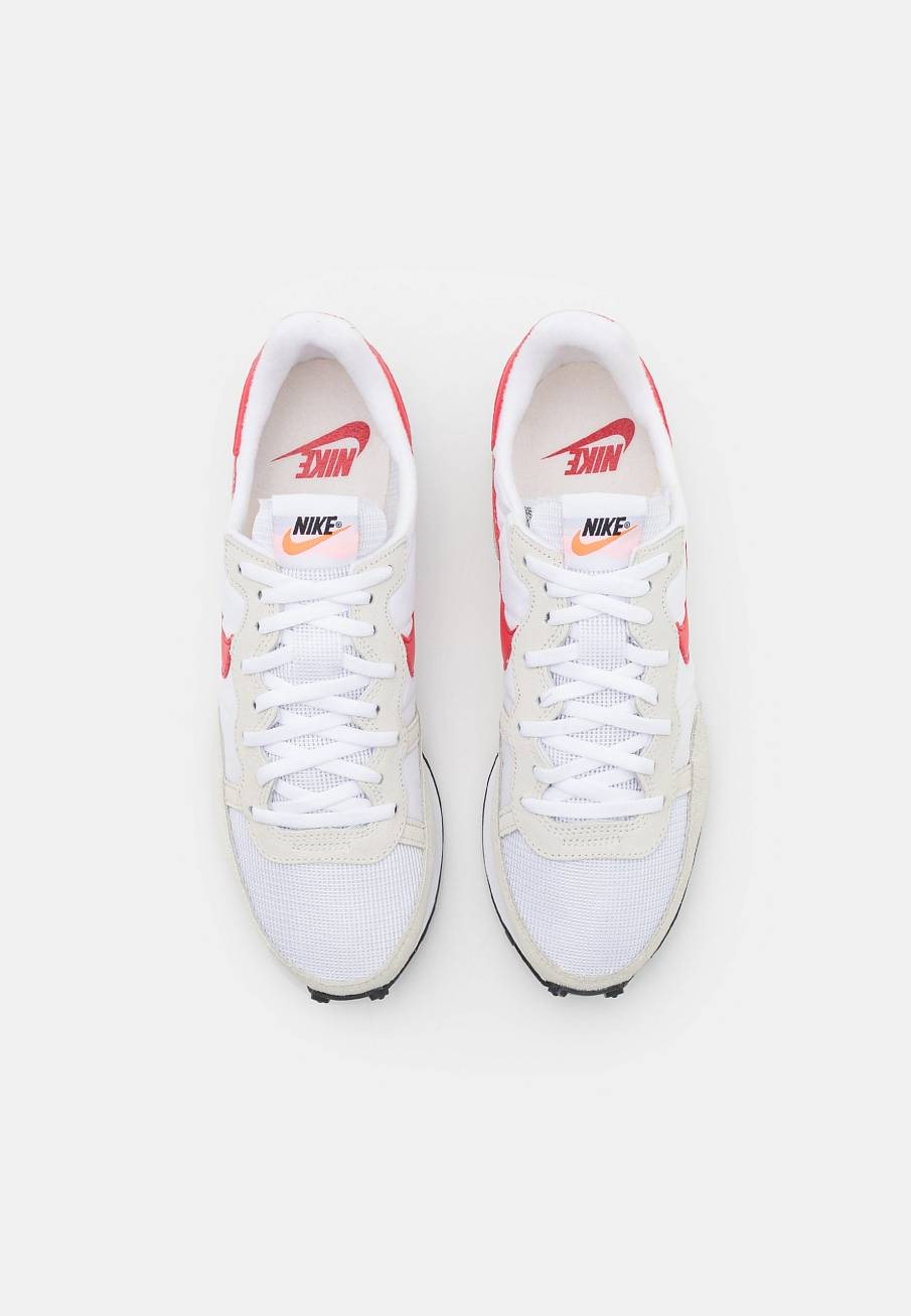 Фото № 4 с приближением к товару «‎Nike Challenger OG »