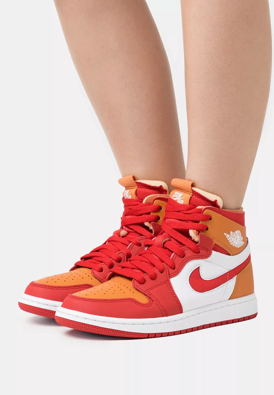 Фото № 1 с приближением к товару «‎W AIR JORDAN 1 ZOOM AIR CMFT»