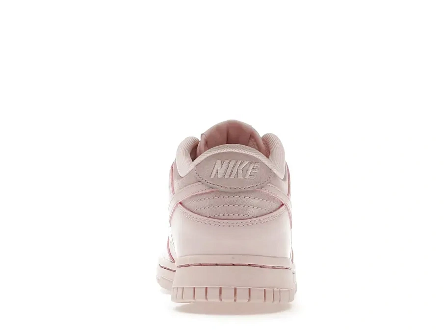 Фото № 4 с приближением к товару «‎Nike Dunk Low»