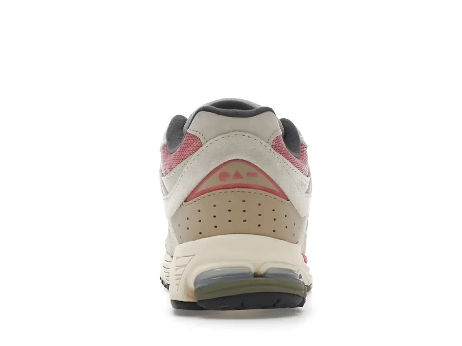 Фото № 4 с приближением к товару «‎New Balance 2002R»