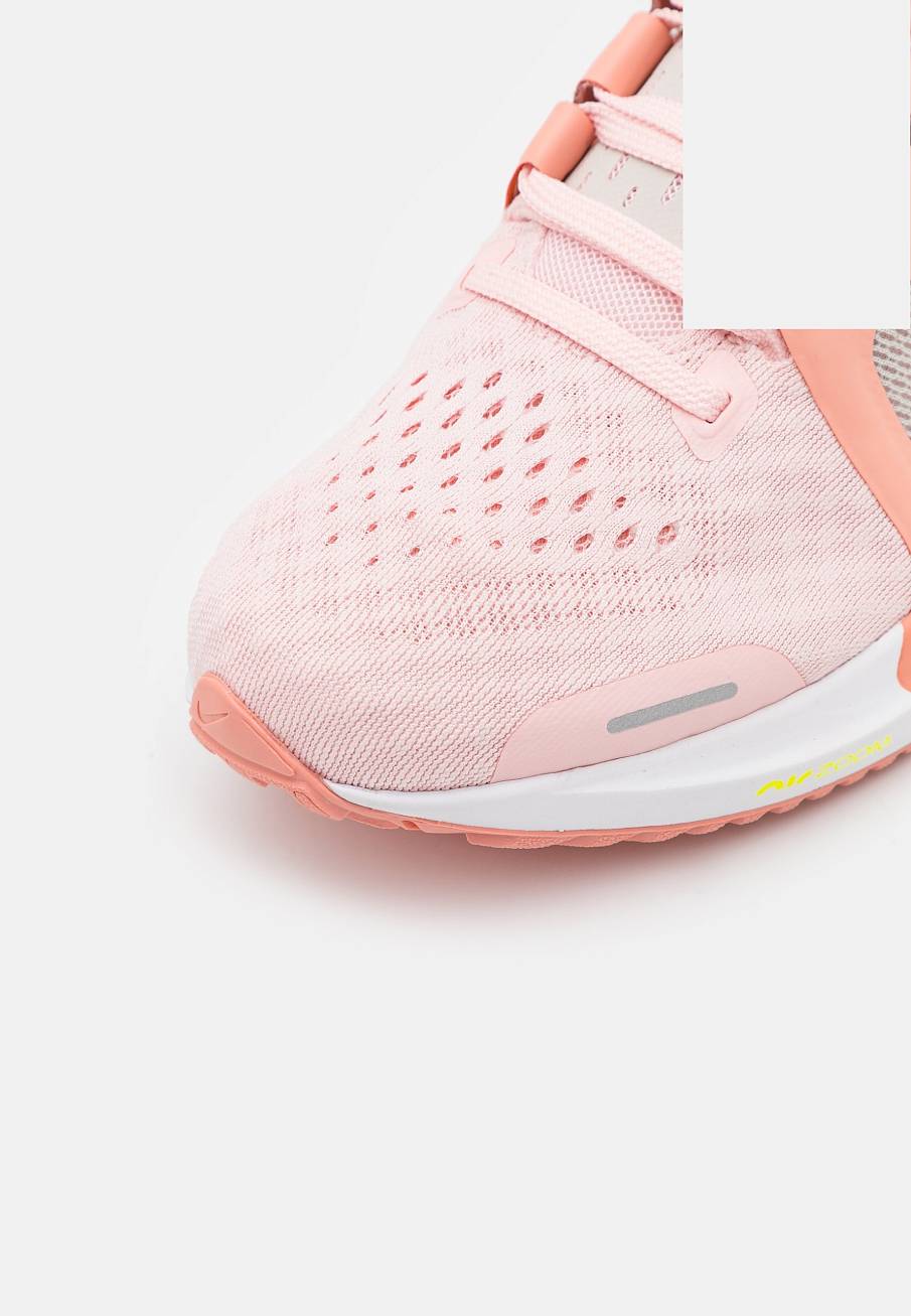 Фото № 5 с приближением к товару «‎Nike Air Zoom Vomero»