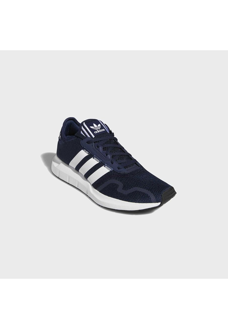 Фото № 4 с приближением к товару «‎Adidas Swift »