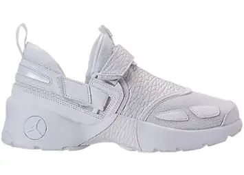 Jordan Trunner LX (897997-100)