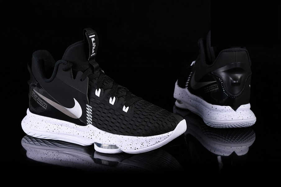 Фото № 3 с приближением к товару «‎Nike Lebron Witness V Oreo»