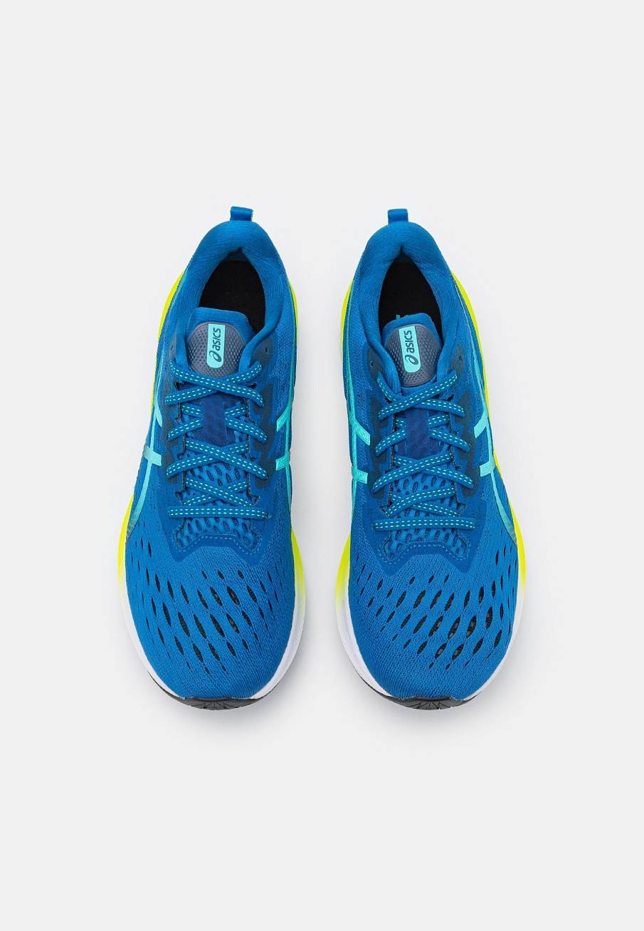 Фото № 3 с приближением к товару «‎Asics Novablast 2»