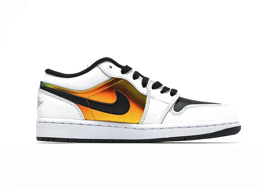 Фото № 1 с приближением к товару «‎Jordan 1 Low Metallic Gold »