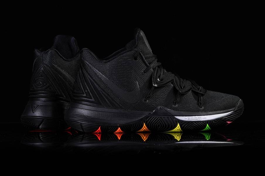 Фото № 3 с приближением к товару «‎Nike Kyrie 5 Rainbow Soles »