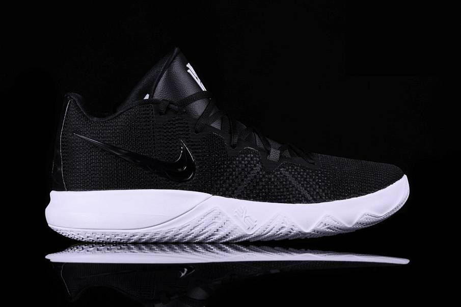Фото № 1 с приближением к товару «‎Nike Kyrie Flytrap Volt »