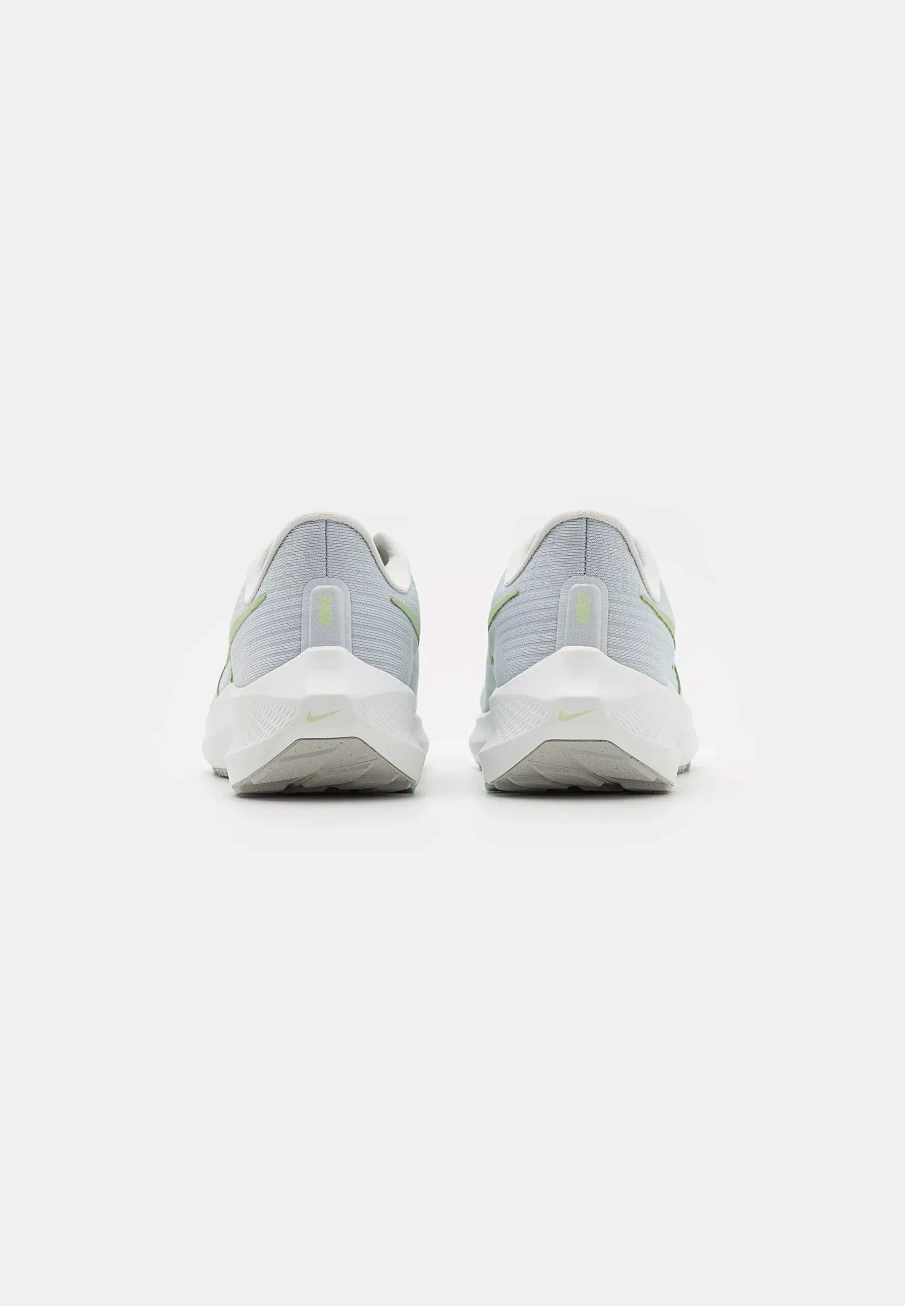 Фото № 2 с приближением к товару «‎AIR ZOOM PEGASUS 39»