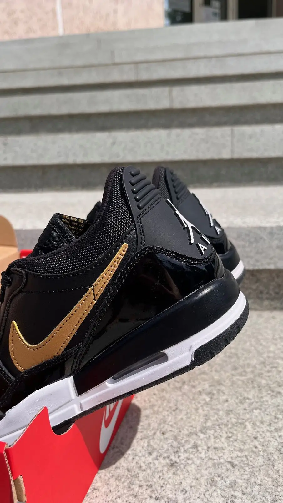 Фото № 2 с приближением к товару «‎Air Jordan Legaсy 312 Low (CD9054-071)»
