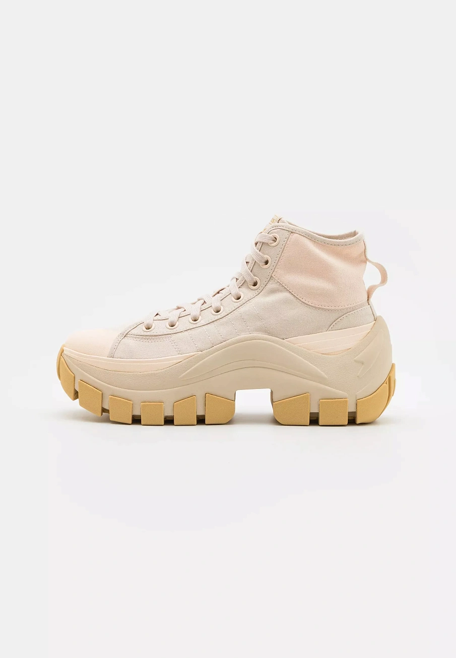 Фото № 1 с приближением к товару «‎NIZZA HI XY22 UNISEX»