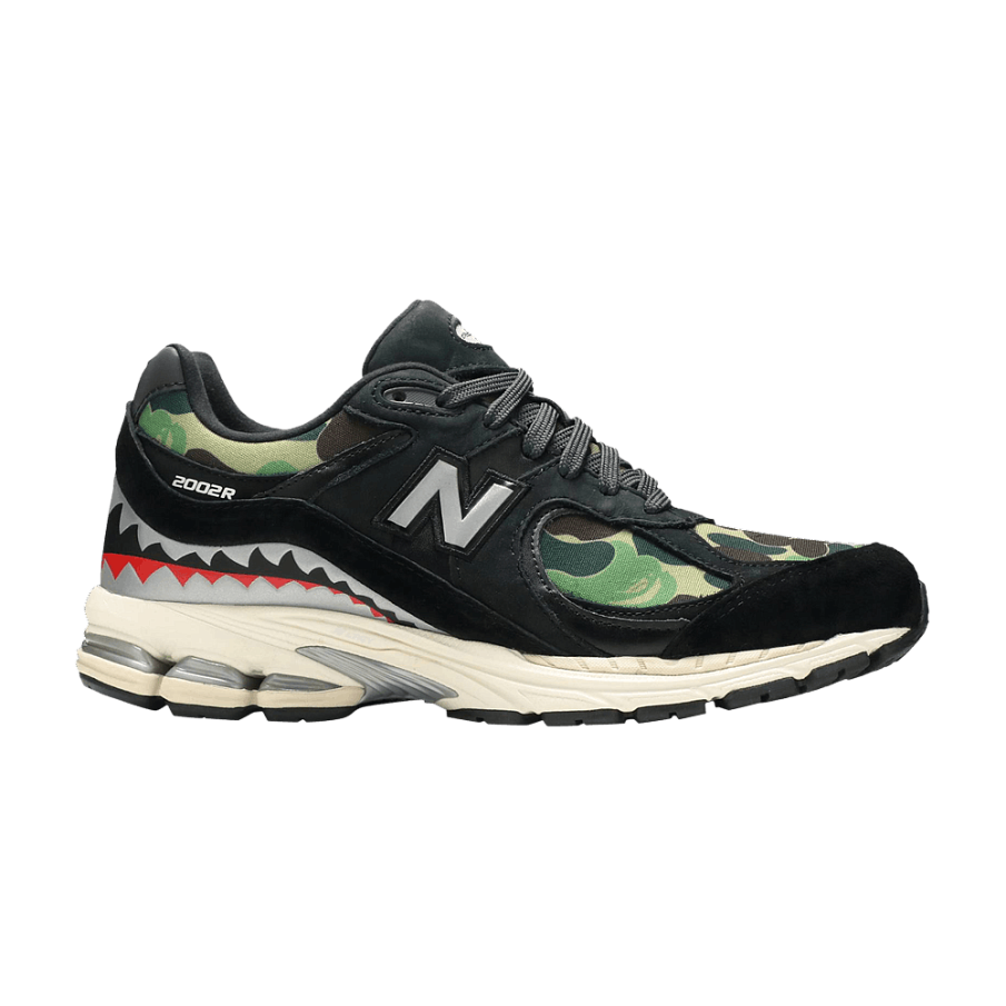 Фото № 1 с приближением к товару «‎BAPE x New Balance 2002R Apes Together Strong - Black Camo (1H23191921)»