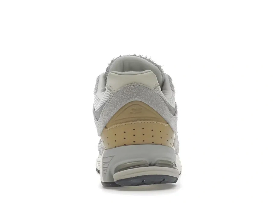 Фото № 4 с приближением к товару «‎New Balance 2002R»