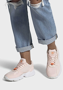 Фото № 1 с приближением к товару «‎Adidas Shoes »