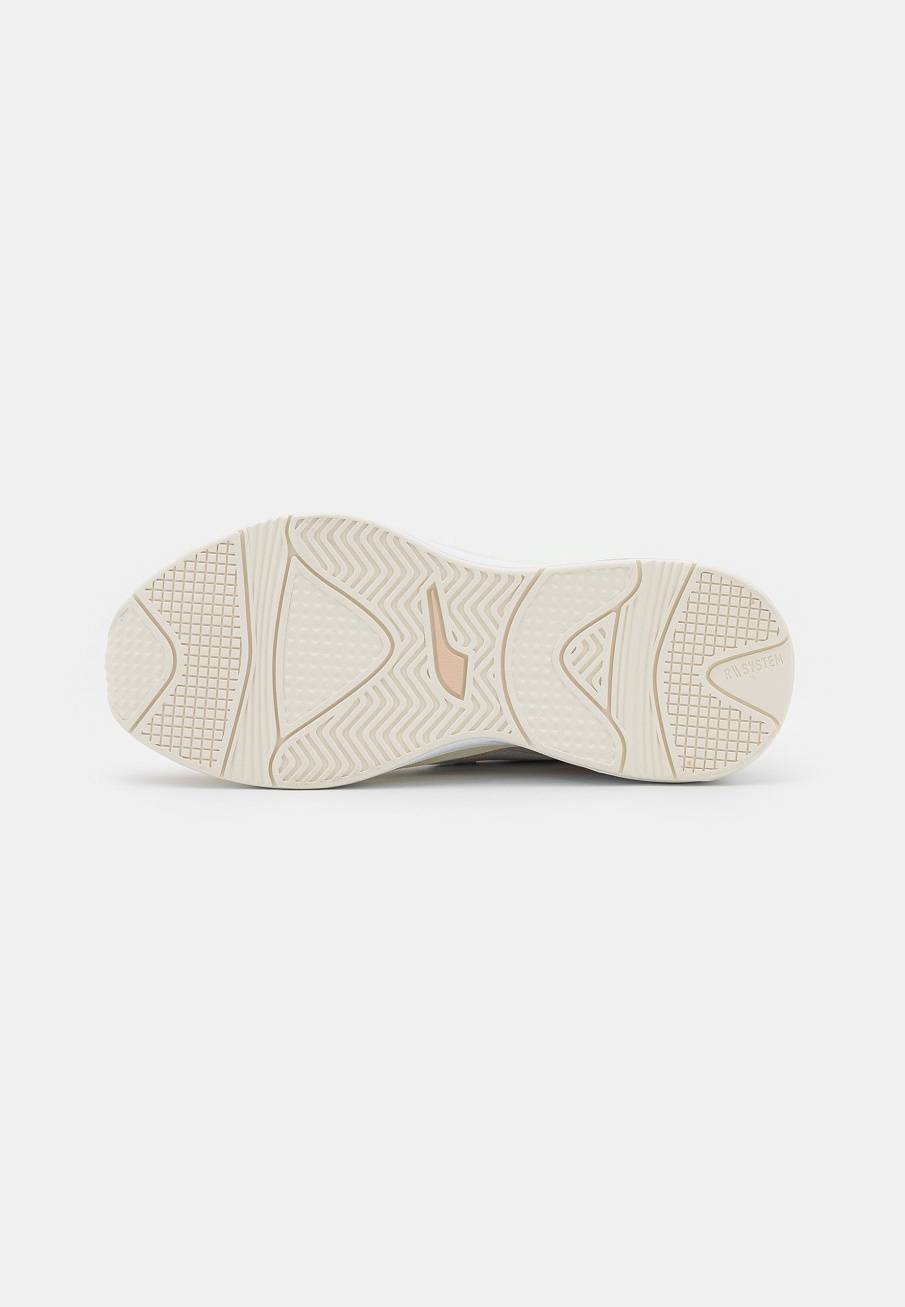 Фото № 5 с приближением к товару «‎Puma Curve Tones »