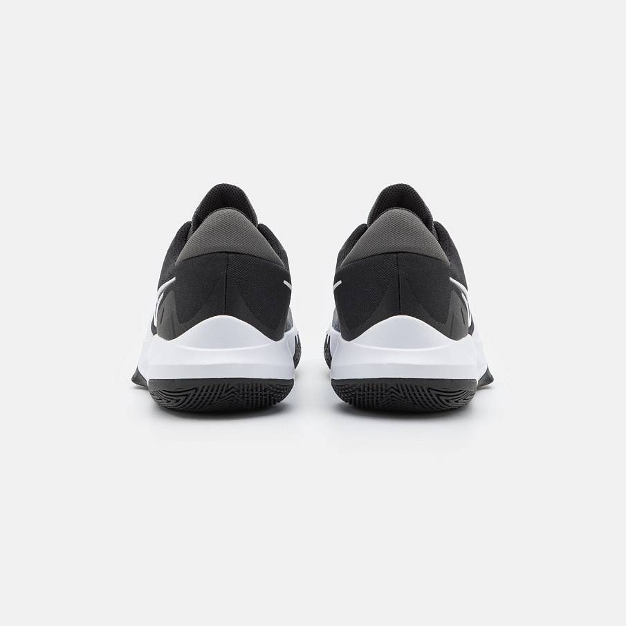 Фото № 3 с приближением к товару «‎Nike Precision 6»