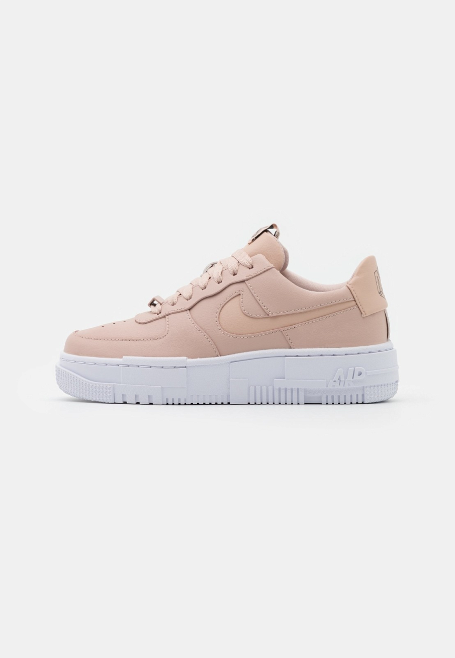Фото № 1 с приближением к товару «‎Nike Af1 Pixel »