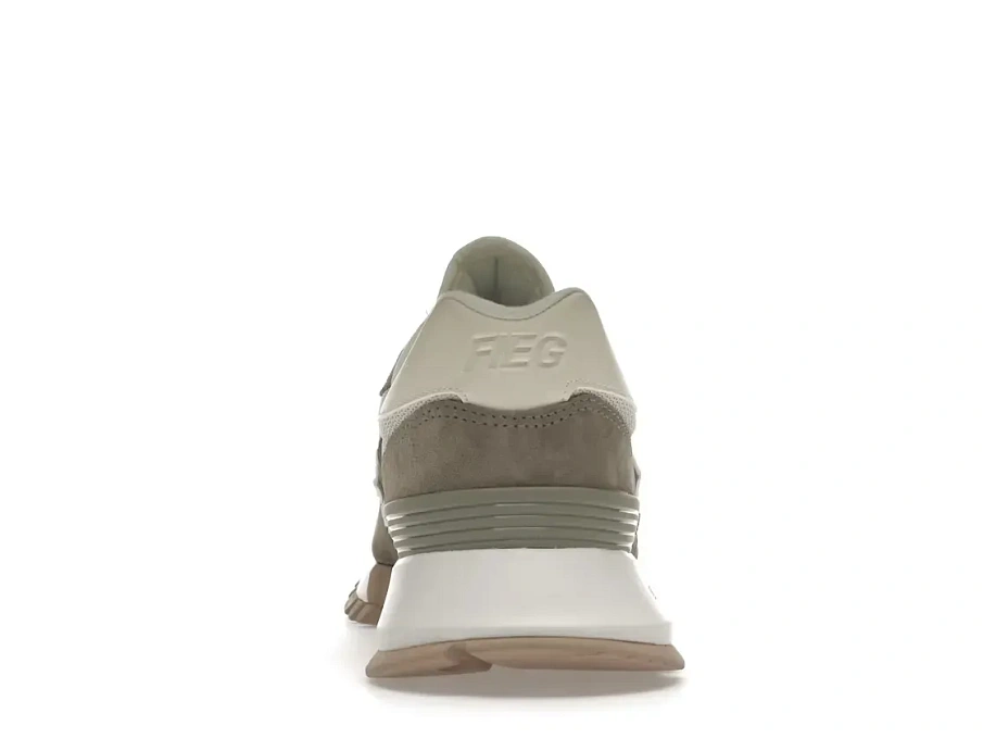 Фото № 4 с приближением к товару «‎New Balance RC 1300»