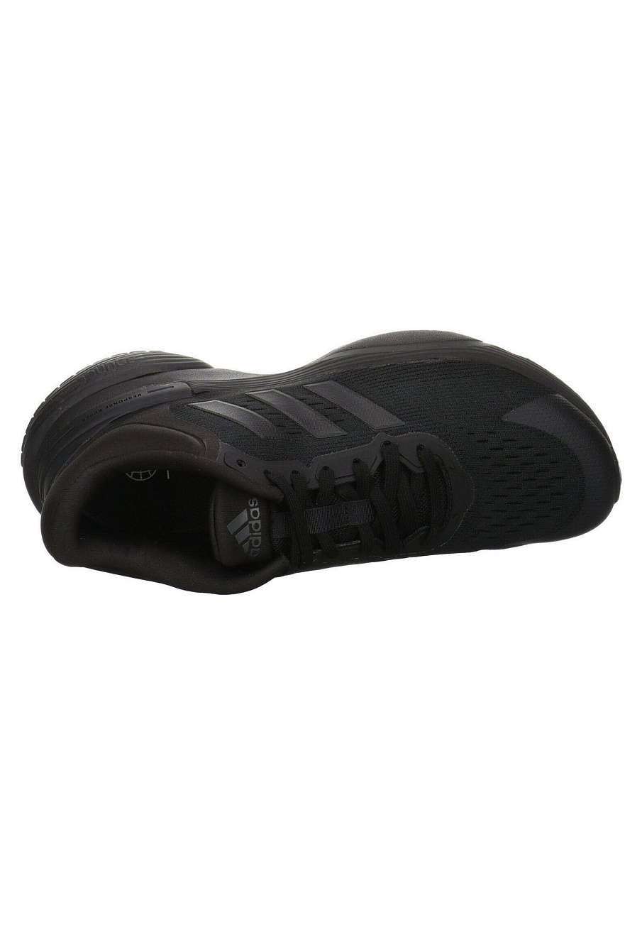 Фото № 3 с приближением к товару «‎Adidas »