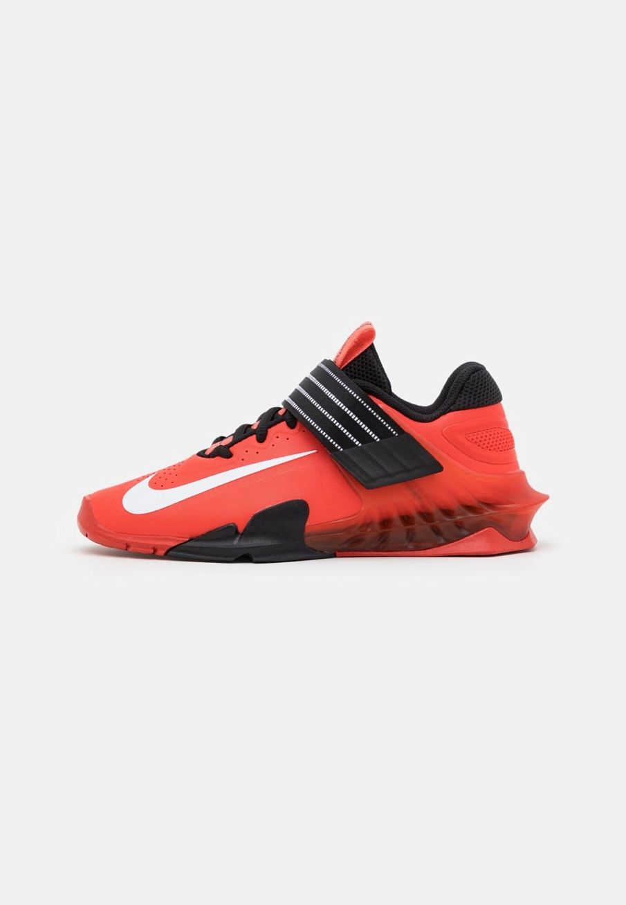 Фото № 1 с приближением к товару «‎Nike Savaleos»